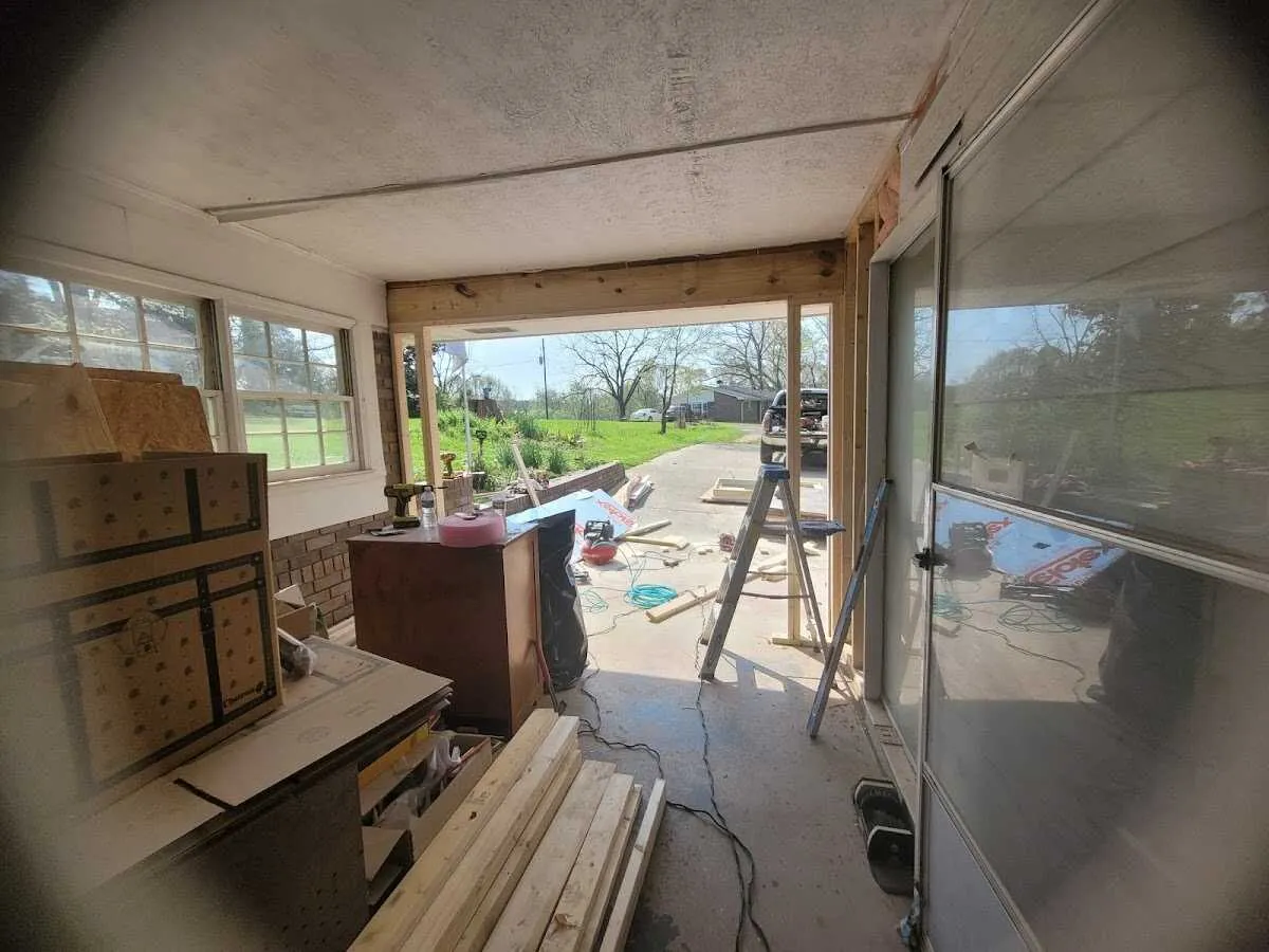 Air movers and dehumidifier for Water Mitigation Services in Sugarland Run